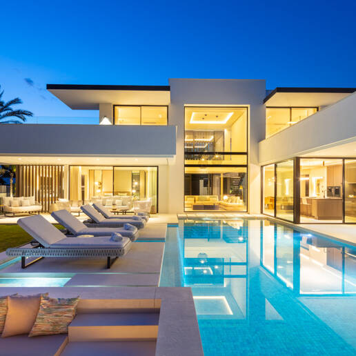 Villa de lujo con spa y piscina privados en Las Brisas, Nueva Andalucía