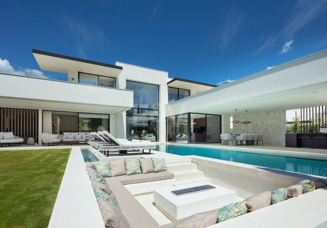 Villa de lujo con spa y piscina privados en Las Brisas, Nueva Andalucía