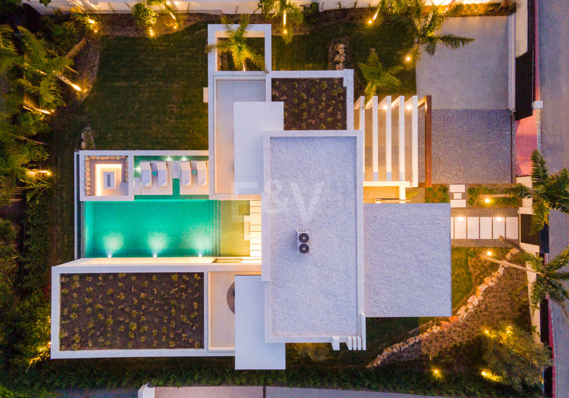 Villa de lujo con spa y piscina privados en Las Brisas, Nueva Andalucía