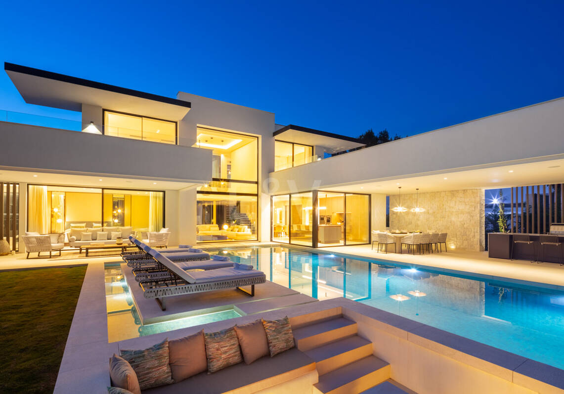 Villa de lujo con spa y piscina privados en Las Brisas, Nueva Andalucía