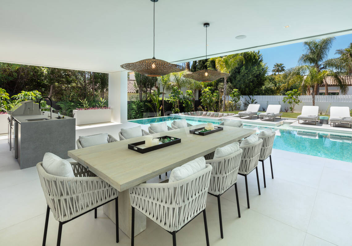 Villa de lujo con spa y piscina privados en Las Brisas, Nueva Andalucía