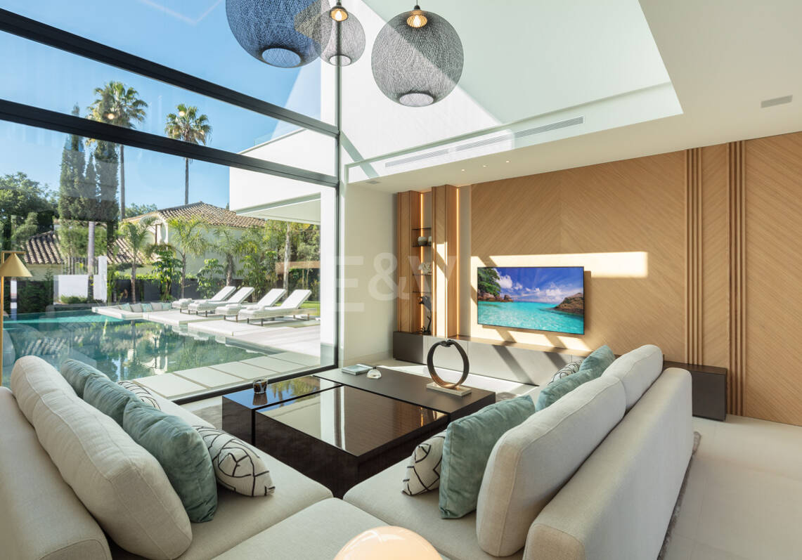 Villa de lujo con spa y piscina privados en Las Brisas, Nueva Andalucía