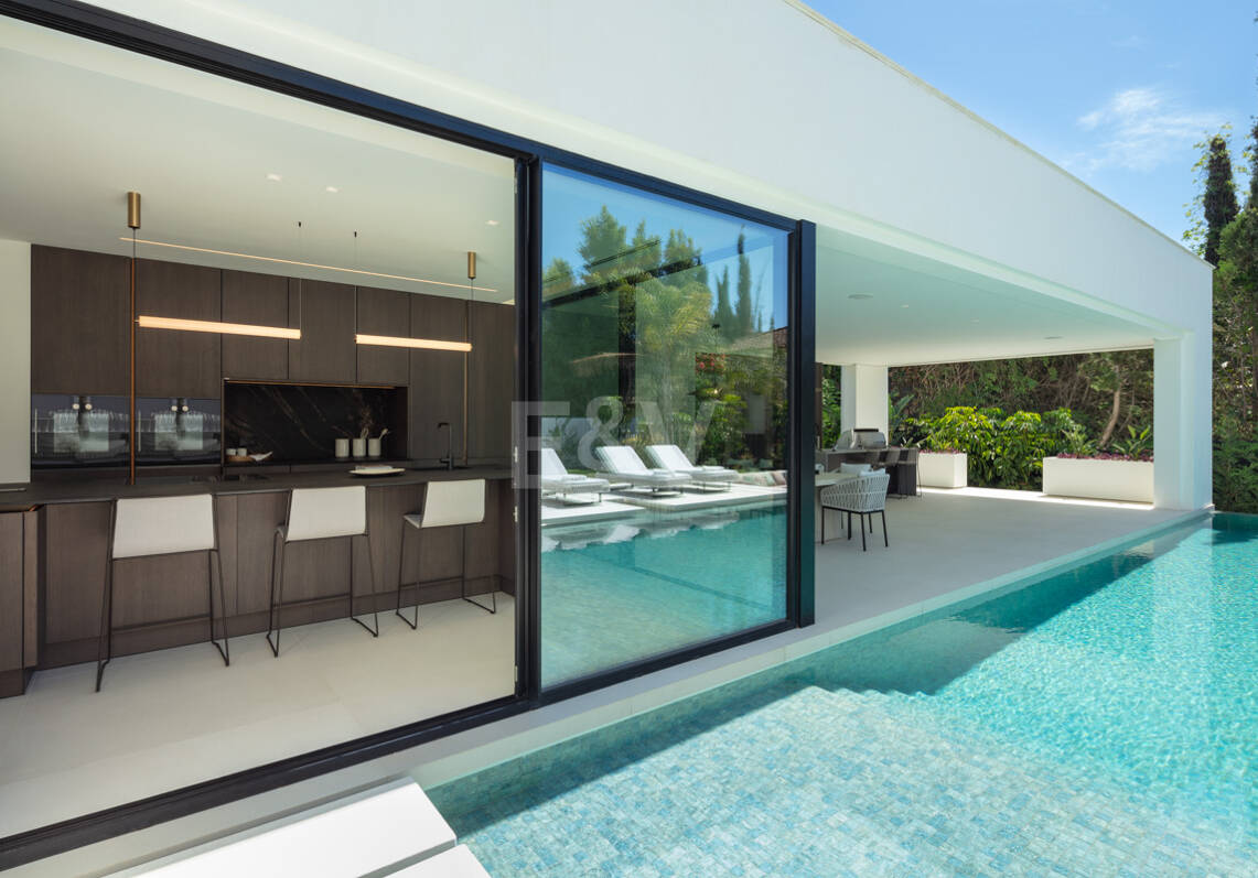 Villa de lujo con spa y piscina privados en Las Brisas, Nueva Andalucía