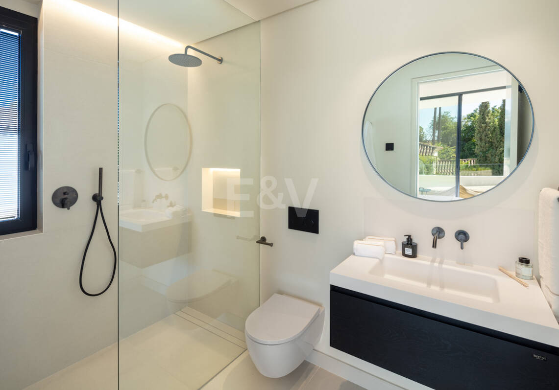 Villa de lujo con spa y piscina privados en Las Brisas, Nueva Andalucía