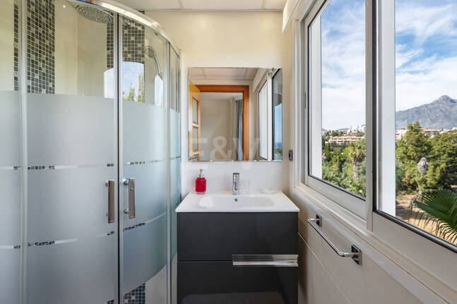 Appartement à louer en Marbella Golden Mile, Marbella (Toutes les zones)