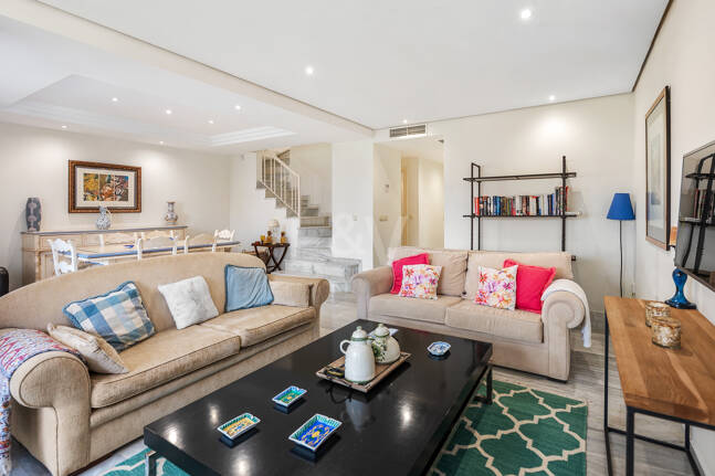 Penthouse mit 3 Schlafzimmern, Meerblick und direktem Zugang zum Strand