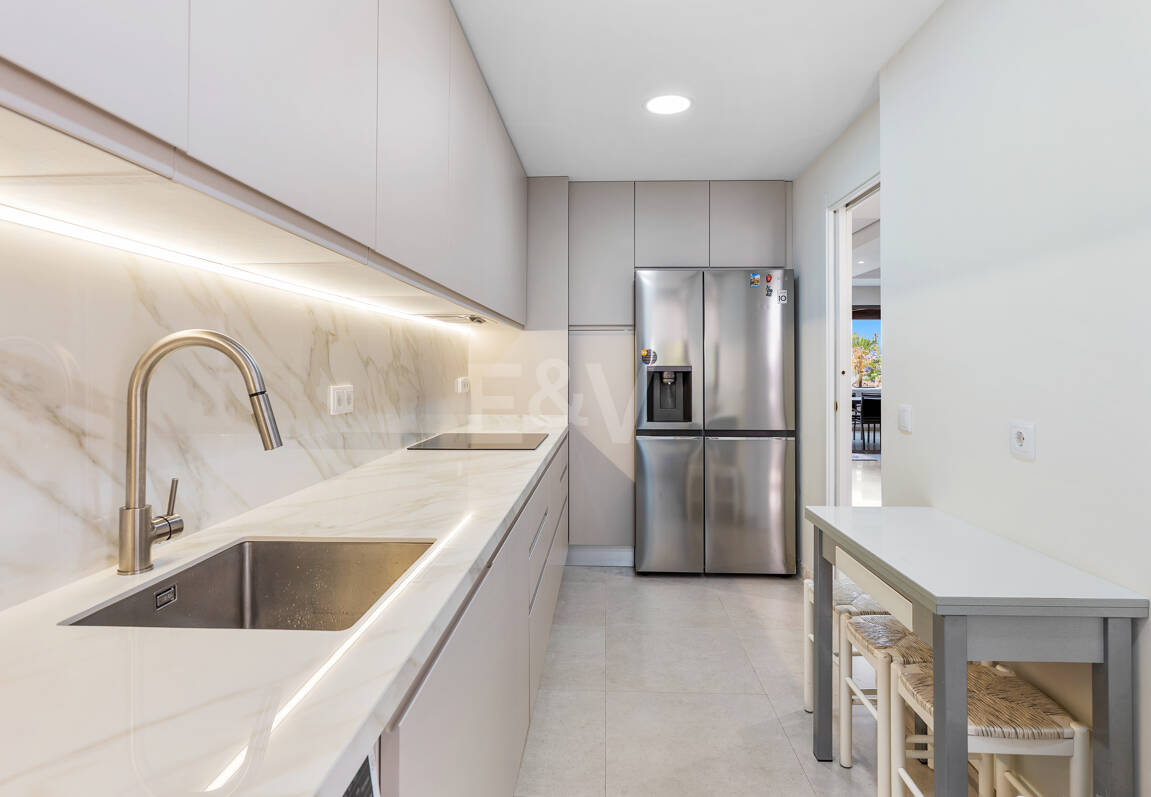 Penthouse mit 3 Schlafzimmern, Meerblick und direktem Zugang zum Strand