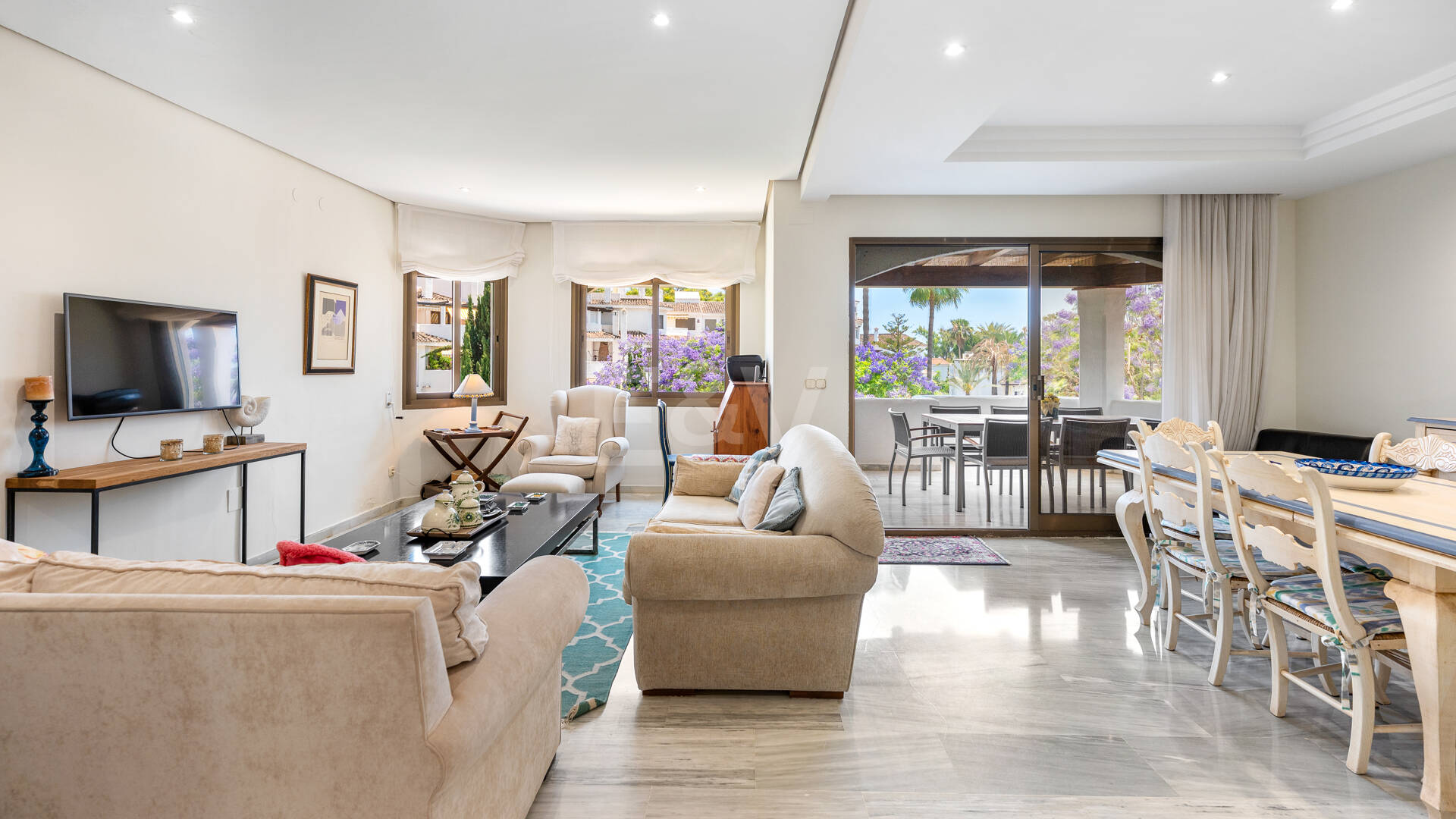 Penthouse mit 3 Schlafzimmern, Meerblick und direktem Zugang zum Strand