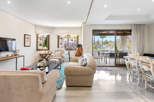 Penthouse mit 3 Schlafzimmern, Meerblick und direktem Zugang zum Strand