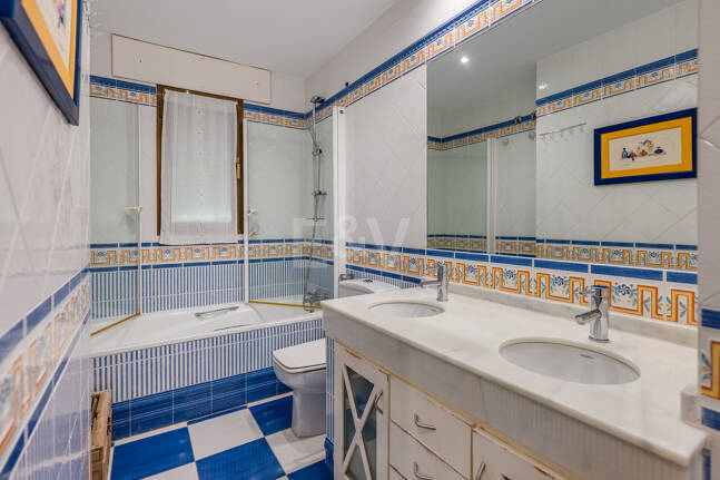 Penthouse mit 3 Schlafzimmern, Meerblick und direktem Zugang zum Strand