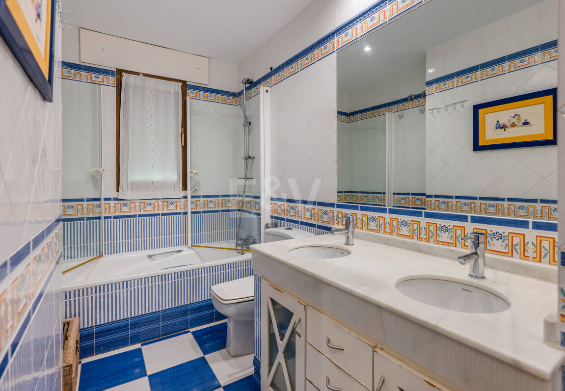Penthouse mit 3 Schlafzimmern, Meerblick und direktem Zugang zum Strand