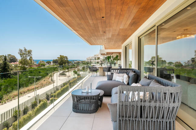 Luxury Living in Benalús – Marbella’s Most Exclusive Beachside Address