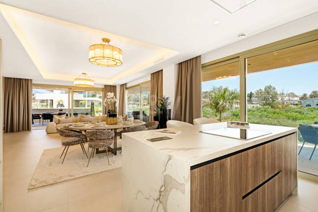 Luxury Living in Benalús – Marbella’s Most Exclusive Beachside Address