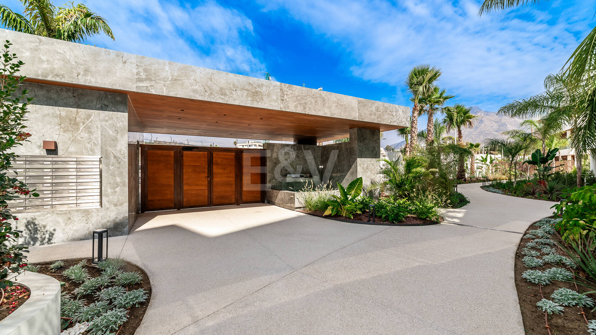 Luxury Living in Benalús – Marbella’s Most Exclusive Beachside Address