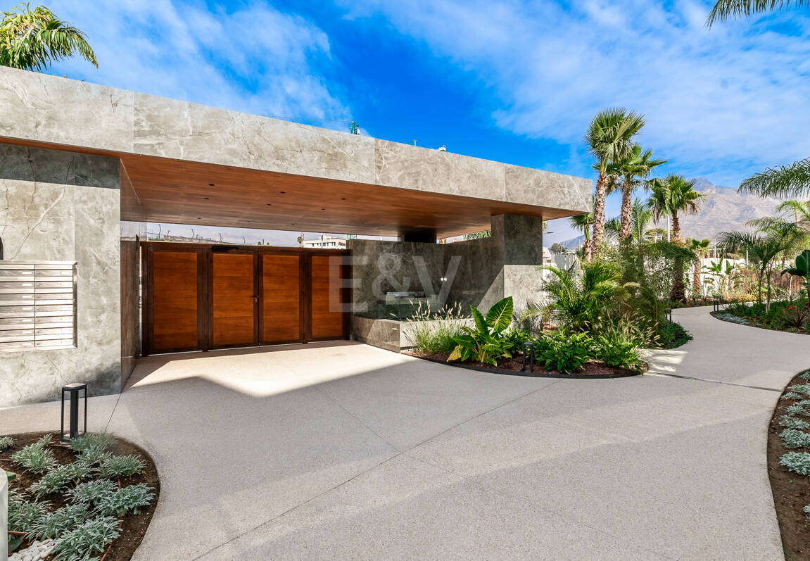 Luxury Living in Benalús – Marbella’s Most Exclusive Beachside Address