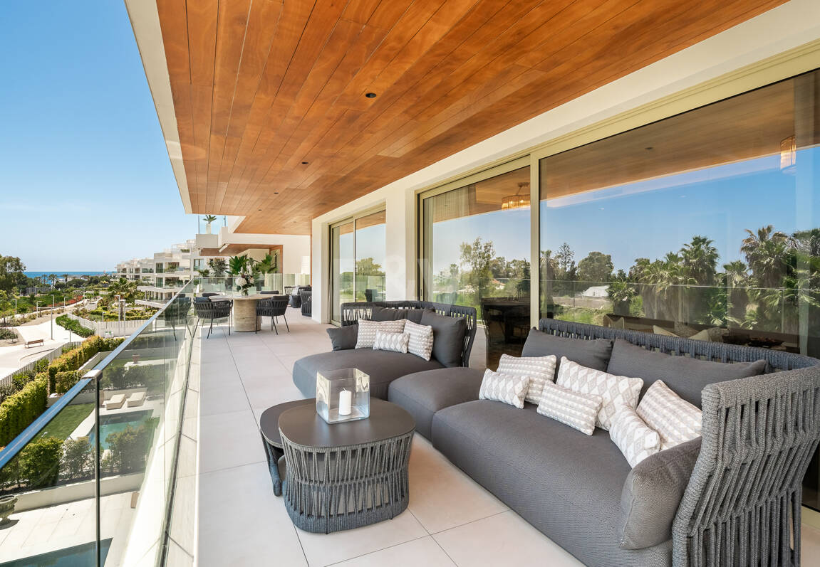 Luxury Living in Benalús – Marbella’s Most Exclusive Beachside Address