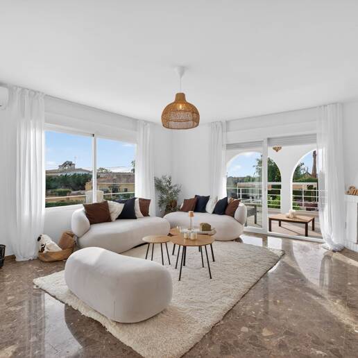 Beautifully Modernized Family Home within Walking Distance of the Area's Best Beaches
