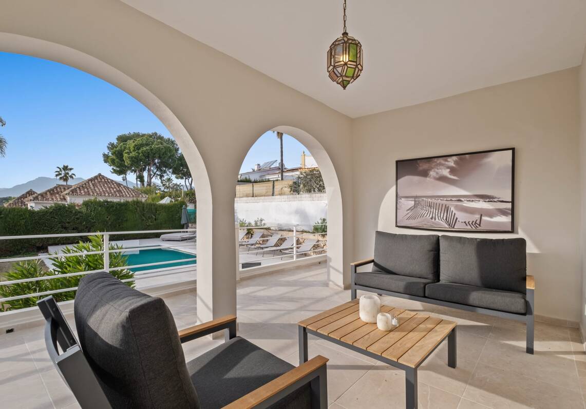 Beautifully Modernized Family Home within Walking Distance of the Area's Best Beaches
