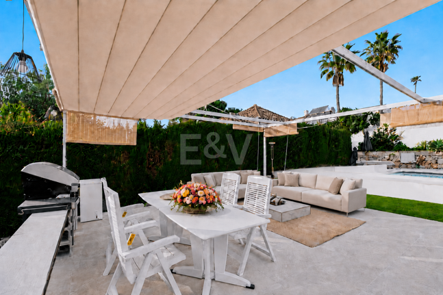 Beautifully Modernized Family Home within Walking Distance of the Area's Best Beaches