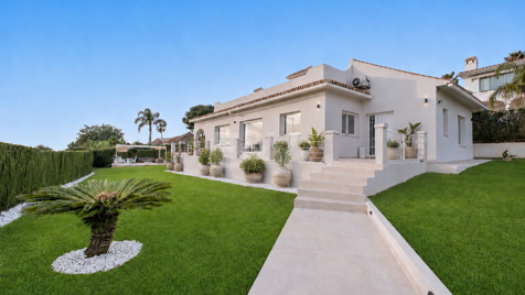Beautifully Modernized Family Home within Walking Distance of the Area's Best Beaches
