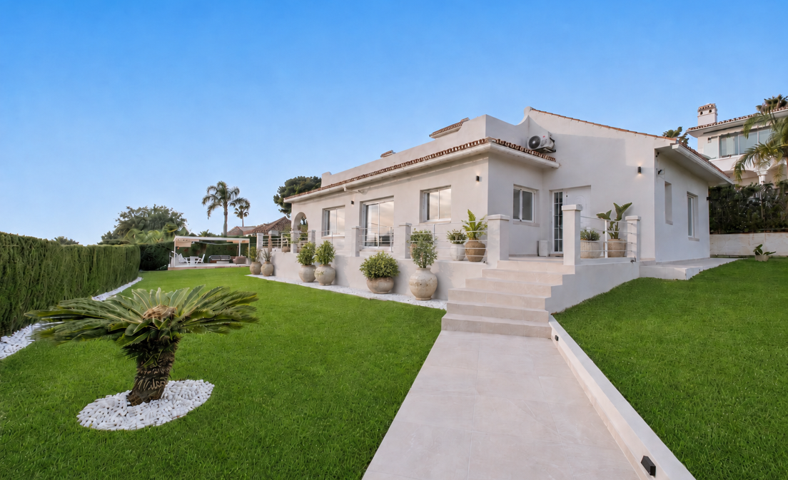 Beautifully Modernized Family Home within Walking Distance of the Area's Best Beaches