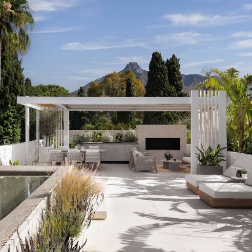 Beautifully Modernized Duplex Penthouse with Rooftop Terrace on Marbella’s Golden Mile