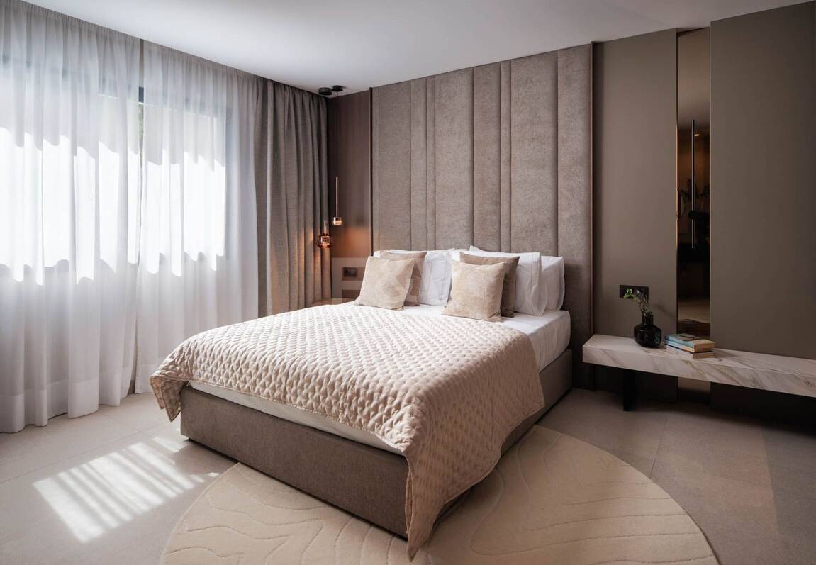 Beautifully Modernized Duplex Penthouse with Rooftop Terrace on Marbella’s Golden Mile