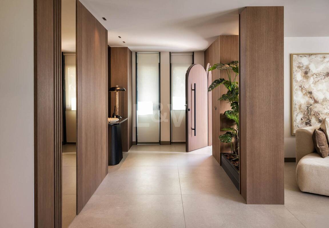 Beautifully Modernized Duplex Penthouse with Rooftop Terrace on Marbella’s Golden Mile
