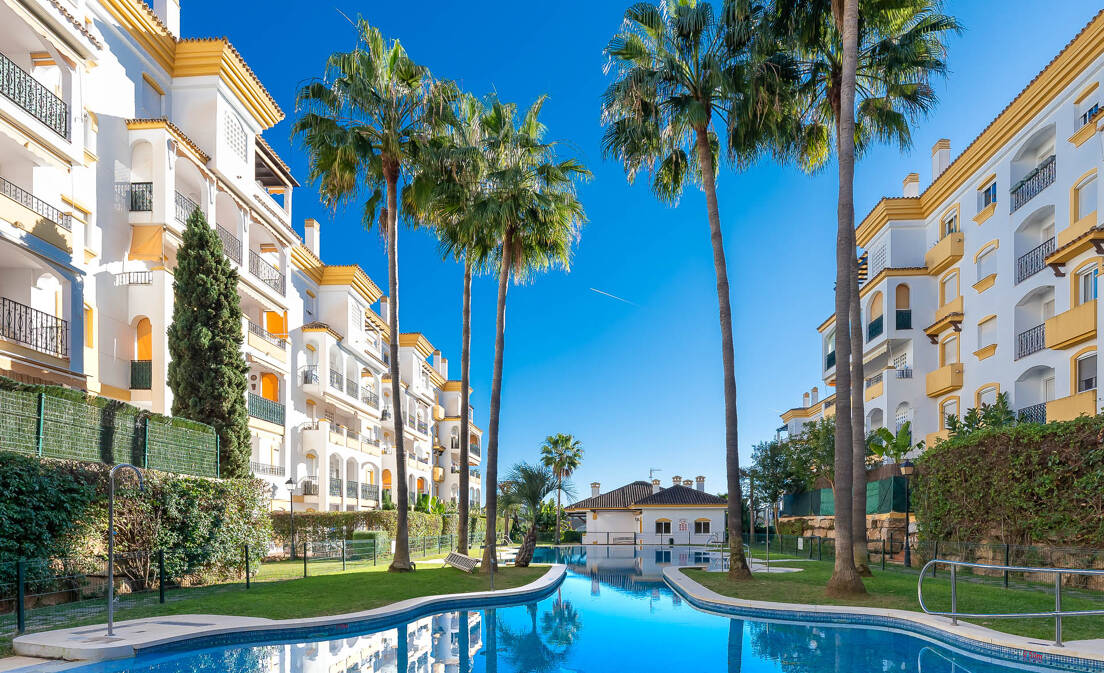Well-Located Garden Apartment Moments from the Beach on Marbella’s Golden Mile