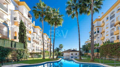 Well-Located Garden Apartment Moments från stranden på Marbellas Golden Mile