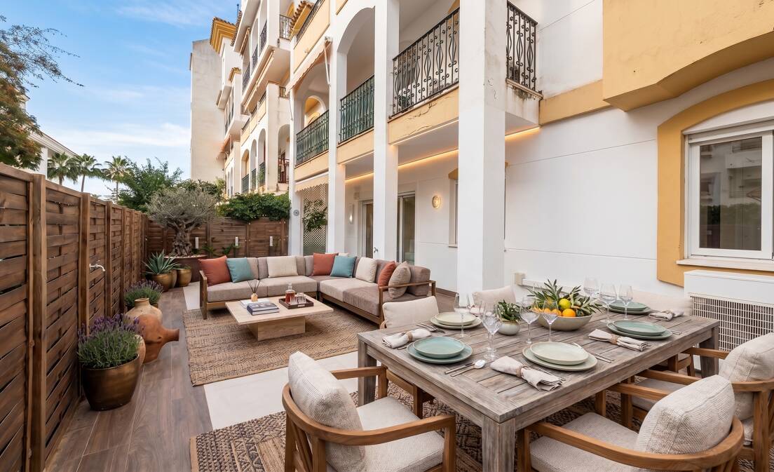 Situé dans une communauté fermée bien établie sur le prestigieux Golden Mile de Marbella, ce charmant appartement de jardin bénéficie...