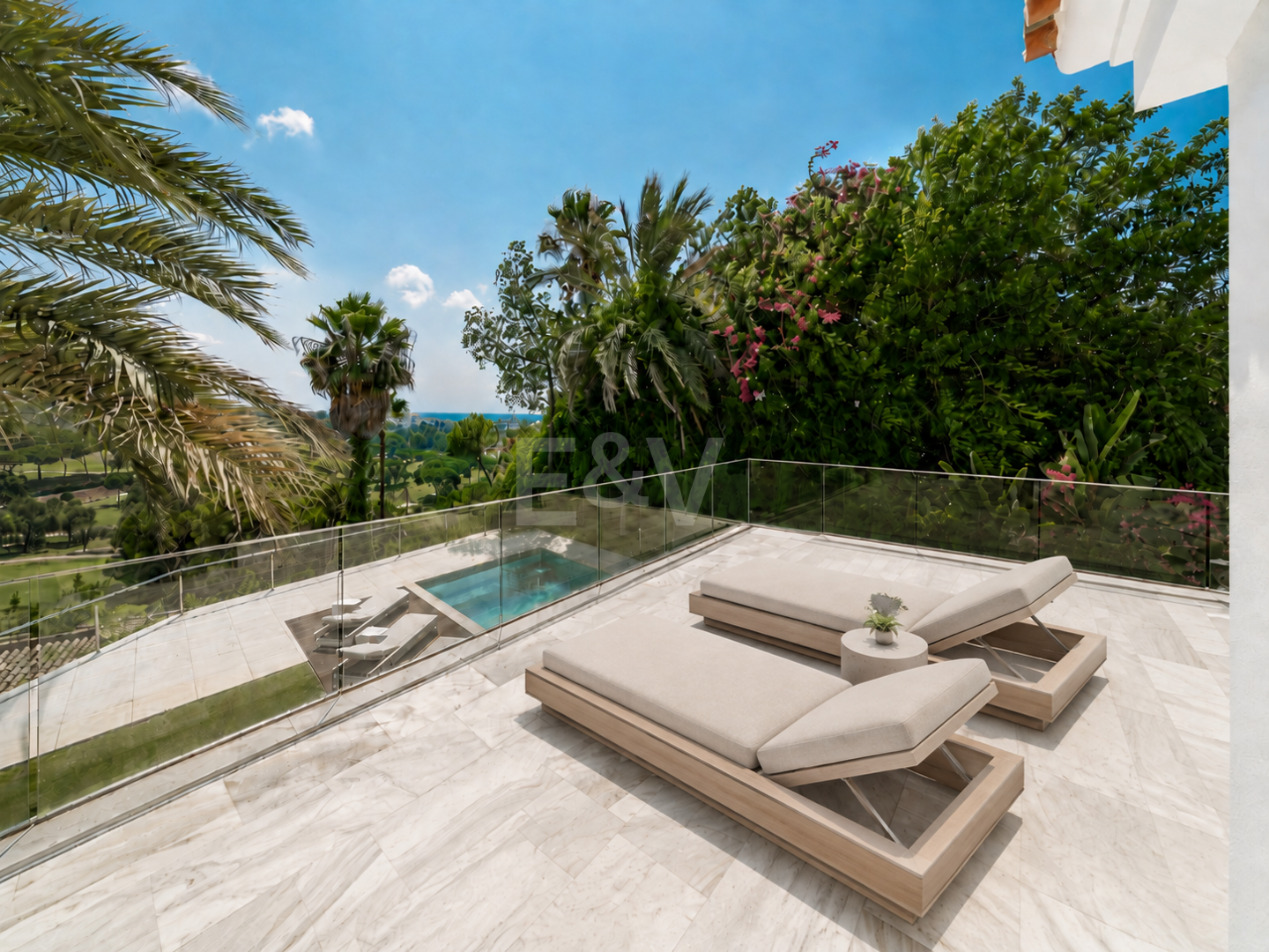 Mittelmeervilla mit privatem Aufzug, Pool und Panoramablick in Rio Real