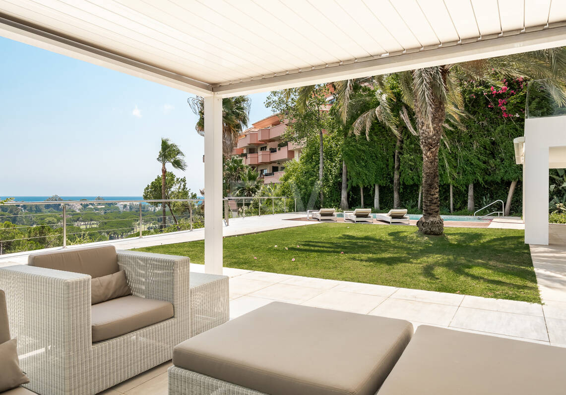Mittelmeervilla mit privatem Aufzug, Pool und Panoramablick in Rio Real