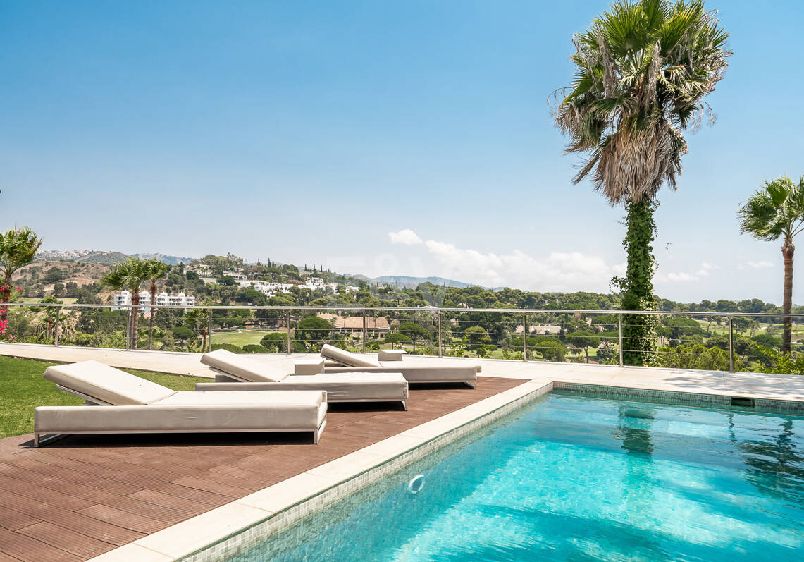 Mediterranean Villa with Private Lift, Pool and Panoramic Views in Rio Real