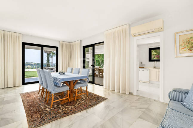 Mittelmeervilla mit privatem Aufzug, Pool und Panoramablick in Rio Real