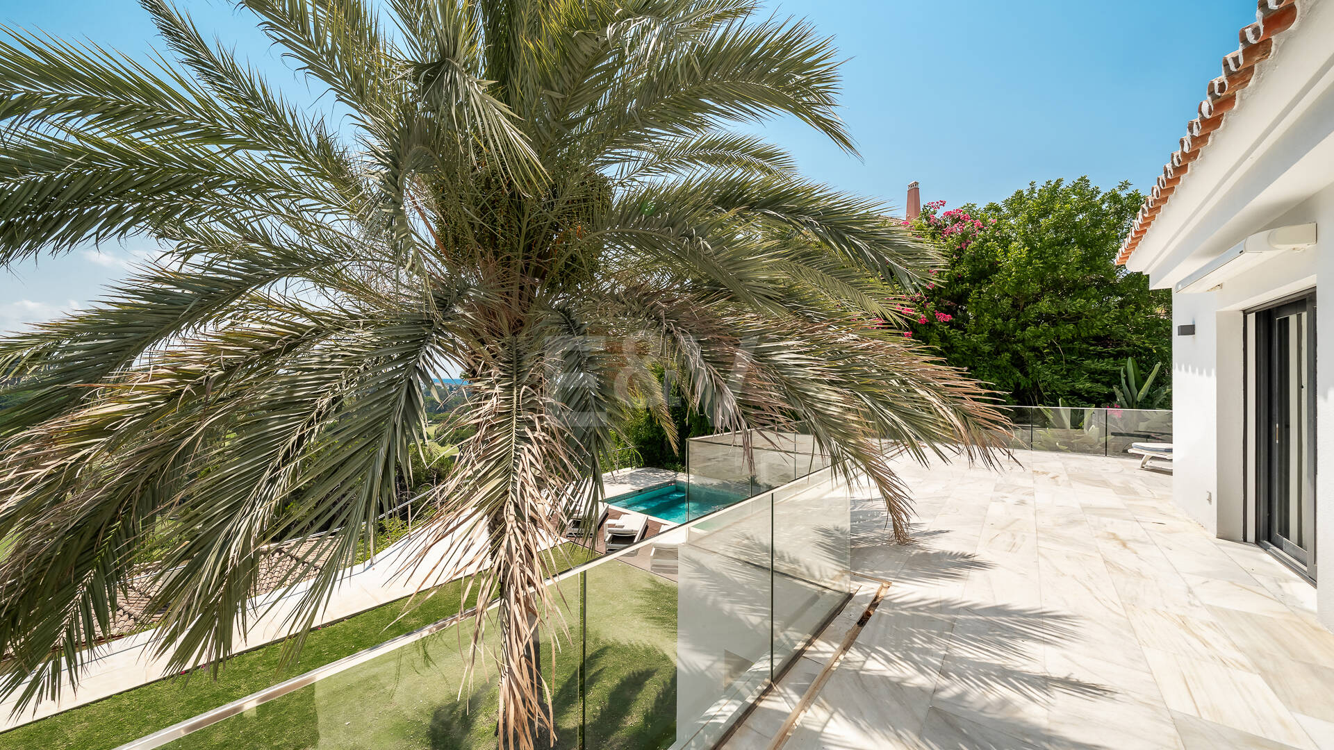 Mediterranean Villa with Private Lift, Pool and Panoramic Views in Rio Real