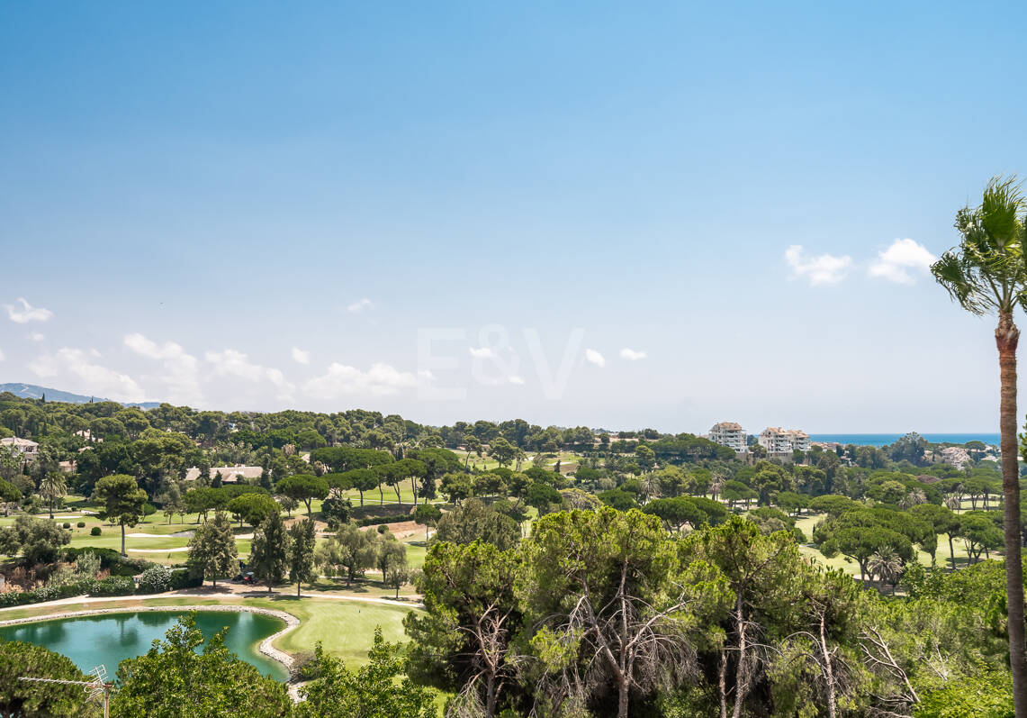 Mediterranean Villa with Private Lift, Pool and Panoramic Views in Rio Real