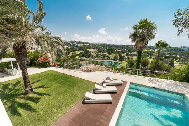 Mediterranean Villa with Private Lift, Pool and Panoramic Views in Rio Real