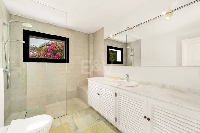 Mediterranean Villa with Private Lift, Pool and Panoramic Views in Rio Real