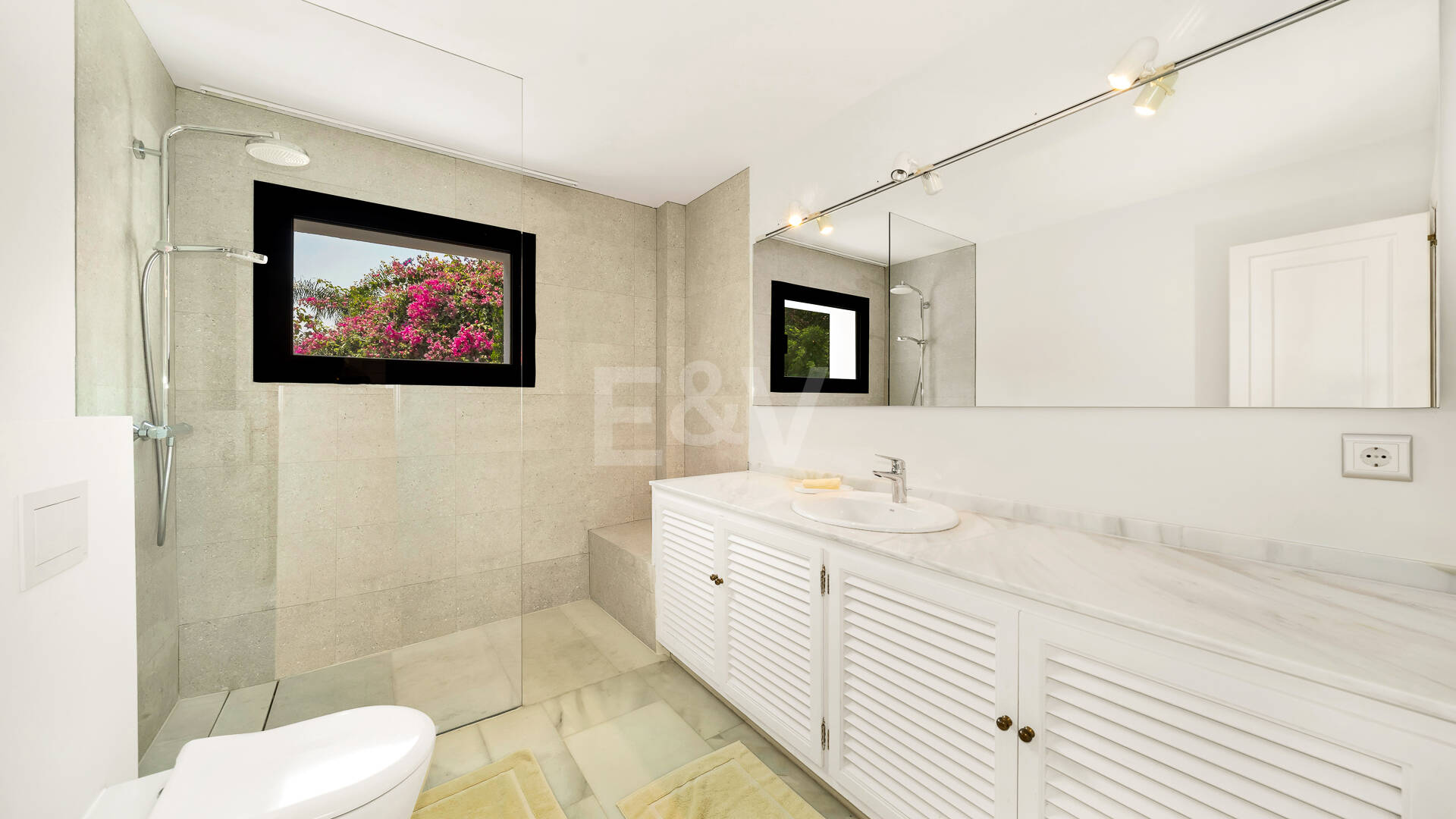 Mediterranean Villa with Private Lift, Pool and Panoramic Views in Rio Real