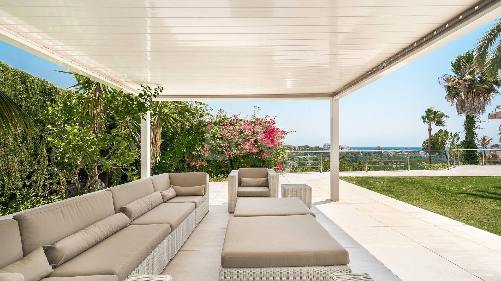 Mediterranean Villa with Private Lift, Pool and Panoramic Views in Rio Real