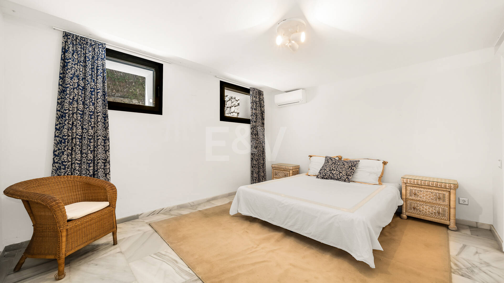 Mediterranean Villa with Private Lift, Pool and Panoramic Views in Rio Real