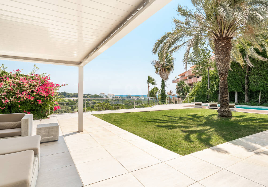 Mediterranean Villa with Private Lift, Pool and Panoramic Views in Rio Real