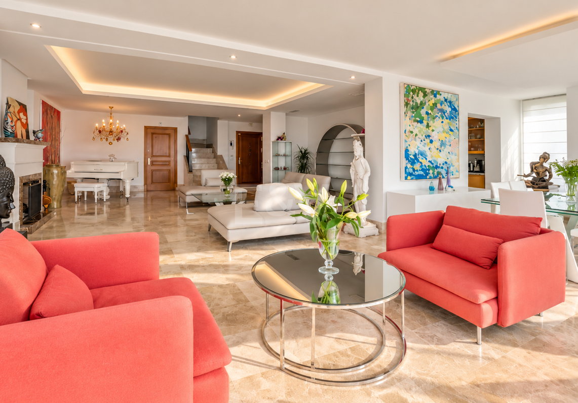 Maison individuelle avec vue panoramique sur la mer et jacuzzi à Santa Clara, Marbella