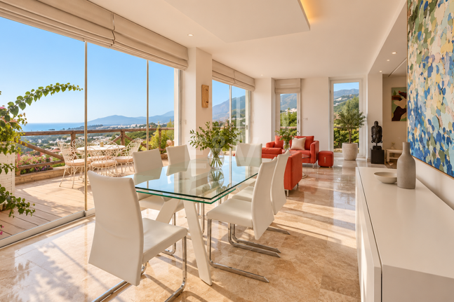Maison individuelle avec vue panoramique sur la mer et jacuzzi à Santa Clara, Marbella