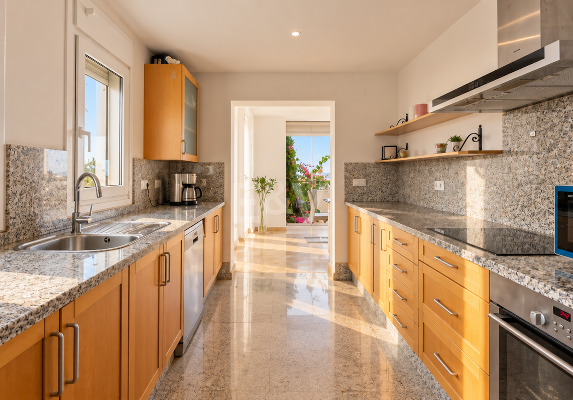 Maison individuelle avec vue panoramique sur la mer et jacuzzi à Santa Clara, Marbella
