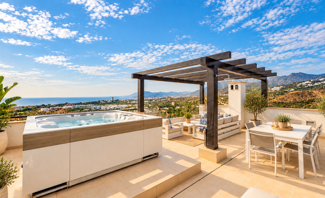 Esta elegante casa unifamiliar está situada en la codiciada urbanización cerrada de Santa Clara Marbella, en un entorno residencial elevado...