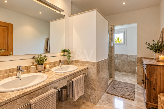 Maison individuelle avec vue panoramique sur la mer et jacuzzi à Santa Clara, Marbella