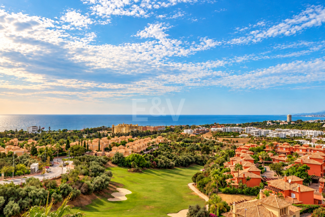 Maison individuelle avec vue panoramique sur la mer et jacuzzi à Santa Clara, Marbella