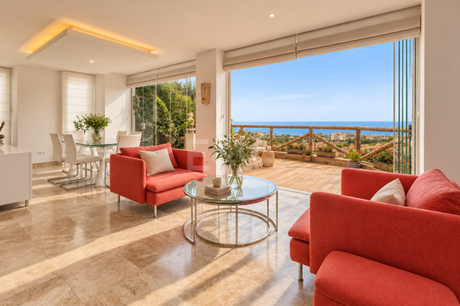 Maison individuelle avec vue panoramique sur la mer et jacuzzi à Santa Clara, Marbella